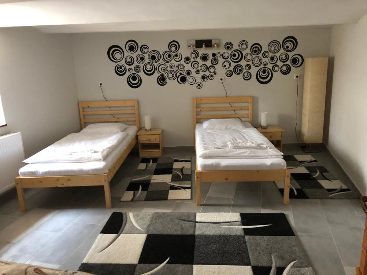 Rigó Lak Apartamento Miskolc Exterior foto